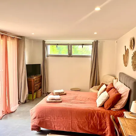 Vexin Apartment